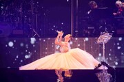 浜崎あゆみ「ayumi hamasaki ARENA TOUR 2018 ～POWER of MUSIC 20th (A)nniversary～」大阪城ホール公演の様子。