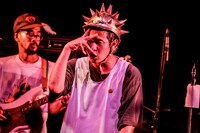 ワトソン（Vo, Dr）（Photo by yuka jonishi）