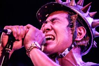 ワトソン（Vo, Dr）（Photo by yuka jonishi）