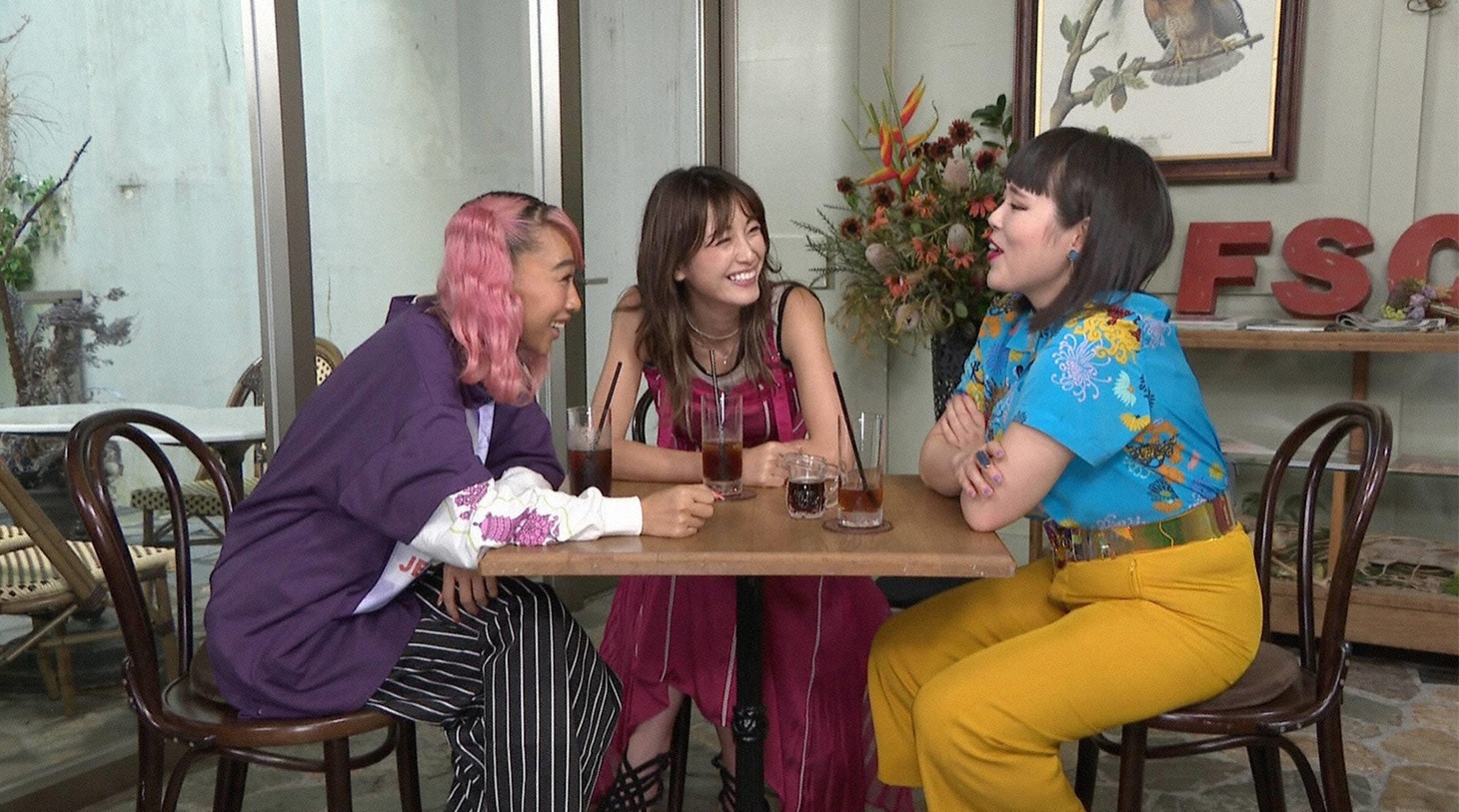 左から青山テルマ、木下優樹菜、ブルゾンちえみ。(c)フジテレビ