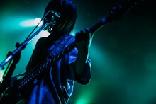 しばたありぼぼ（B, Vo / ヤバイTシャツ屋さん）（撮影：西槇太一）