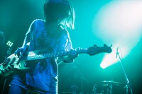 しばたありぼぼ（B, Vo / ヤバイTシャツ屋さん）（撮影：西槇太一）