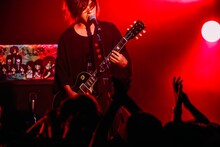 こやまたくや（G, Vo / ヤバイTシャツ屋さん）（撮影：西槇太一）