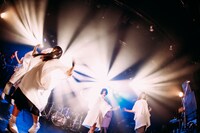 Maison book girl with カオティック・スピードキング（撮影：西槇太一）