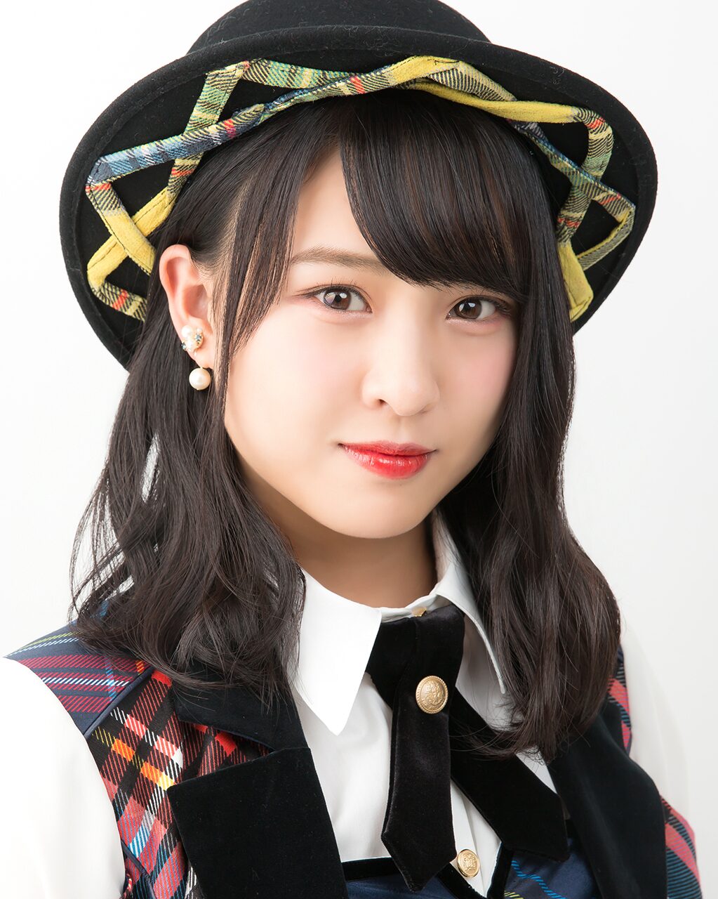 山田菜々美 - AKB48 Team 8の兵庫代表・山田菜々美と新潟代表・佐藤栞 