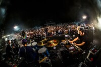 「G-FREAK FACTORY “カモメトサカナ” TOUR 2018 -TOUR FINAL!!-」の様子。（Photo by HayachiN）