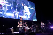 「2018 Comic-Con International」の野外ライブに出演するthe pillows。