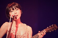 GYAO! MUSIC LIVE「椎名林檎と彼奴等がゆく 百鬼夜行2015」のワンシーン。
