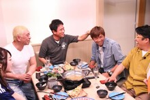 左から松本人志、浜田雅功、乾貴士、坂上忍。(c)フジテレビ