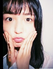 「欅坂46 PERFECT BOOK」より、長濱ねる。