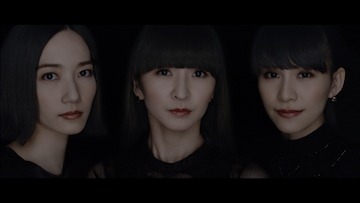 TULLY'S COFFEE新CM「Professional Qualityは進化する。」編のワンシーン。