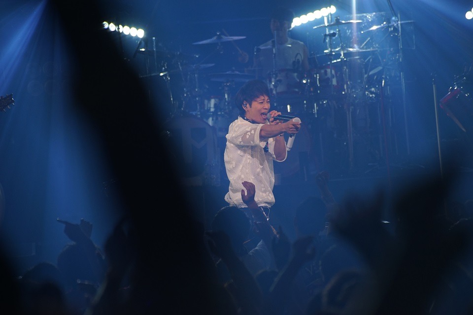 UVERworld「LIVE TOUR 2018」福島・とうほう・みんなの文化センター（福島県文化センター）公演の様子。