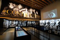 写真展「#CONTACT」の会場。