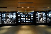写真展「#CONTACT」の会場。