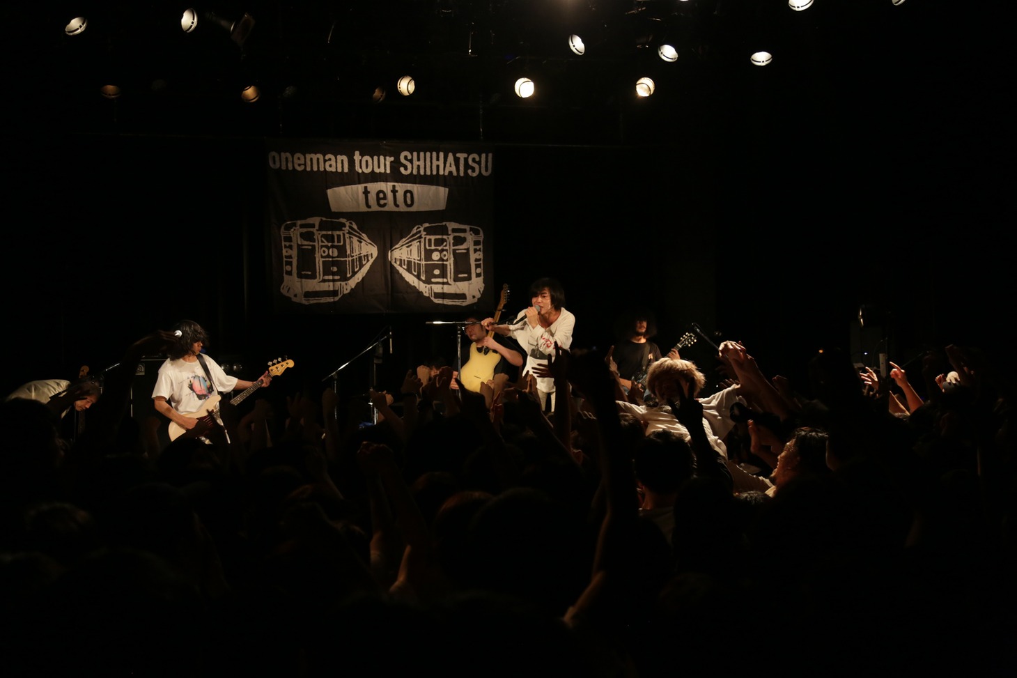 tetoワンマンツアー「始発」東京・WWW X公演の様子。（撮影：佐藤祐紀）