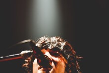 石崎ひゅーい（撮影：鈴木友莉）