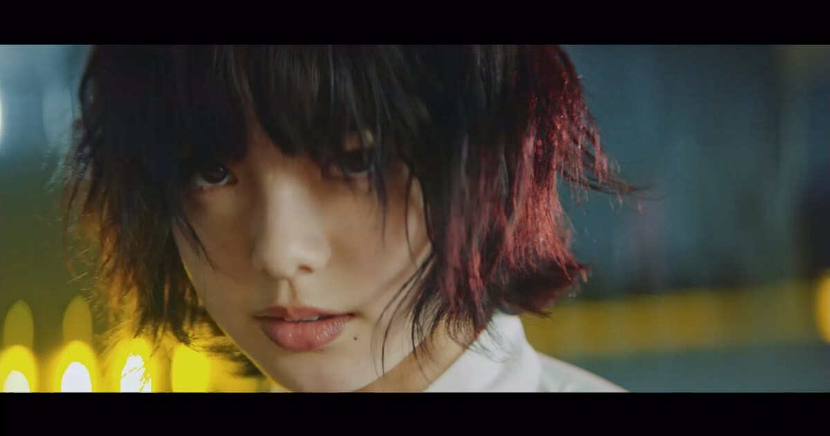 欅坂46、平手友梨奈がメンバーの心を解放する「アンビバレント」MV 
