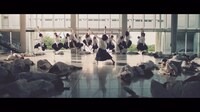 欅坂46「アンビバレント」ミュージックビデオのワンシーン。