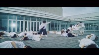 欅坂46「アンビバレント」ミュージックビデオのワンシーン。