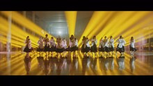 欅坂46「アンビバレント」ミュージックビデオのワンシーン。