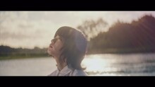 欅坂46「アンビバレント」ミュージックビデオのワンシーン。