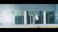 欅坂46「アンビバレント」ミュージックビデオのワンシーン。
