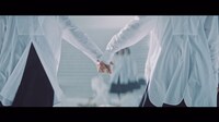 欅坂46「アンビバレント」ミュージックビデオのワンシーン。