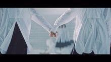 欅坂46「アンビバレント」ミュージックビデオのワンシーン。