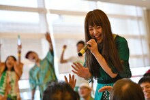 座敷を回るNao☆。