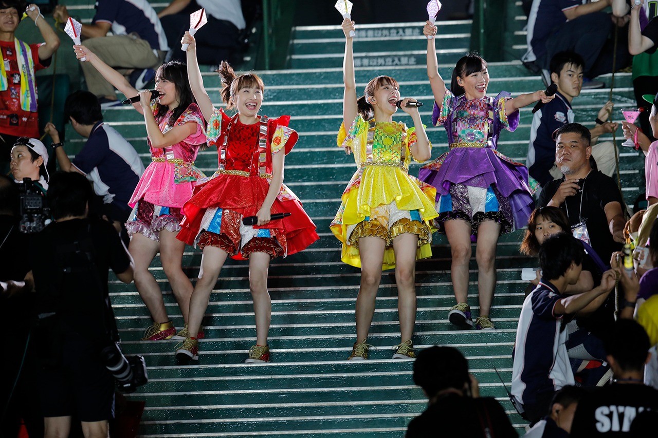 ももいろクローバーZ（Photo by HAJIME KAMIIISAKA＋Z）