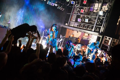 本日7月29日に東京・WWWで行われた「無料ONEMAN LIVE ~未完~」の様子。