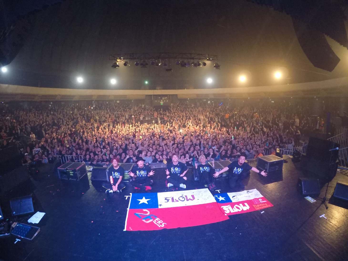 「FLOW 15th Anniversary TOUR 2018 "Anime-Shibari" -Latin America Tour-」の様子。