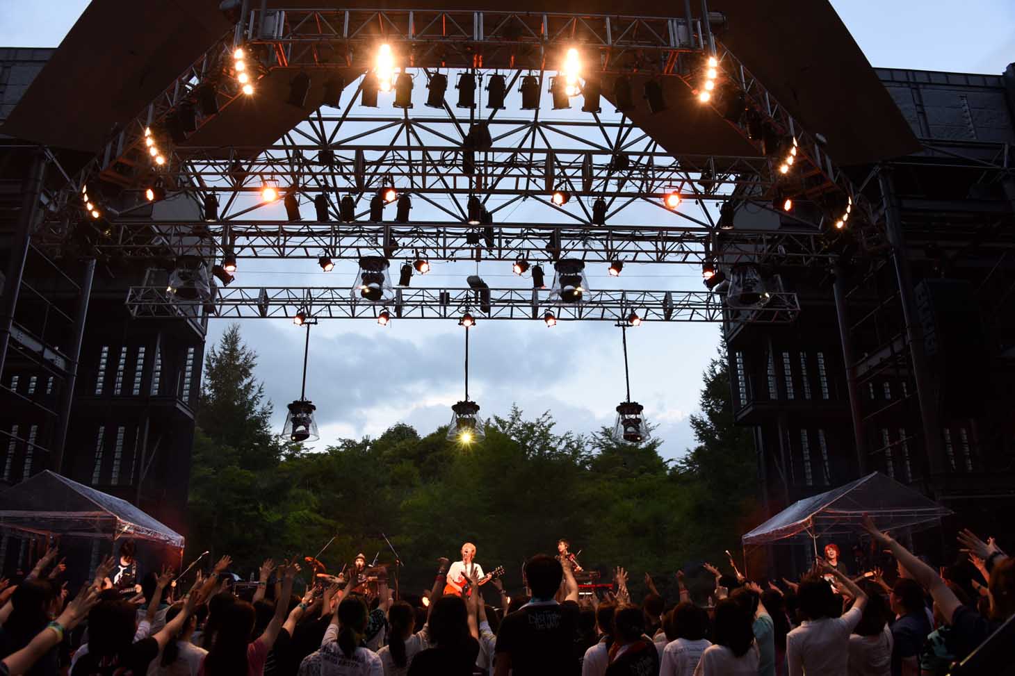 「NICO Touches the Walls "N X A"TOUR -Lake Side-」の様子。