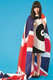 SOLEILツアー映像使った「太陽がいっぱい」MV公開、ボーカルそれいゆのドラムプレイも