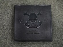 VAMPS「COMPLETE BOX - GOLD DISC Edition -」パッケージデザイン