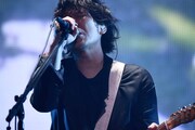 清水依与吏(Vo, G)(撮影:佐藤祐介)
