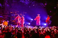 二丁目の魁カミングアウト「HARD GAY TOUR」東京・サンリオピューロランド公演の様子。（撮影：タマイシンゴ）
