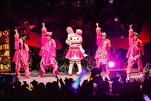 二丁目の魁カミングアウト「HARD GAY TOUR」東京・サンリオピューロランド公演の様子。（撮影：タマイシンゴ）