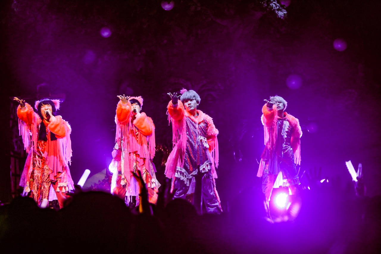 二丁目の魁カミングアウト「HARD GAY TOUR」東京・サンリオピューロランド公演の様子。（撮影：タマイシンゴ）