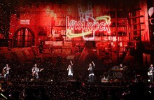 MaydayとGLAYのTERUのセッションの様子。