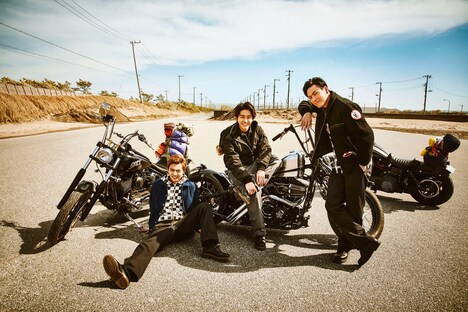 左からチハル（佐藤大樹）、テッツ（佐藤寛太）、ダン（山下健二郎）。