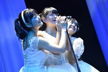 左から我妻桃実、吉田万葉、塩野虹。