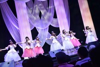 「ハコイリ▽ムスメ1stコンサート オリジナル公演～私たちの宝バコ～」の様子。