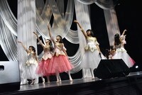 「ハコイリ▽ムスメ1stコンサート オリジナル公演～私たちの宝バコ～」の様子。