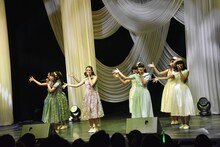 「ハコイリ▽ムスメ1stコンサート オリジナル公演～私たちの宝バコ～」の様子。