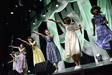 「ハコイリ▽ムスメ1stコンサート オリジナル公演～私たちの宝バコ～」の様子。