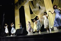 「ハコイリ▽ムスメ1stコンサート オリジナル公演～私たちの宝バコ～」の様子。