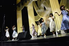 「ハコイリ▽ムスメ1stコンサート オリジナル公演～私たちの宝バコ～」の様子。