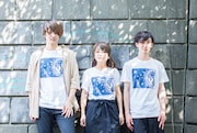 「Scenarioart」のTシャツを着たシナリオアート。