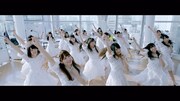 けやき坂46「ハッピーオーラ」ミュージックビデオのワンシーン。